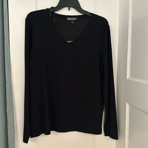 Black Renuar long sleep top size medium